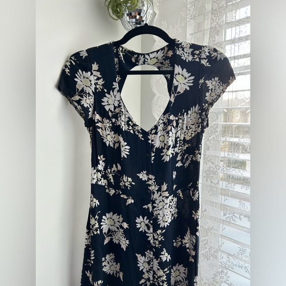 Le Chateau Navy/Floral Mini Dress - Picture 3 of 7